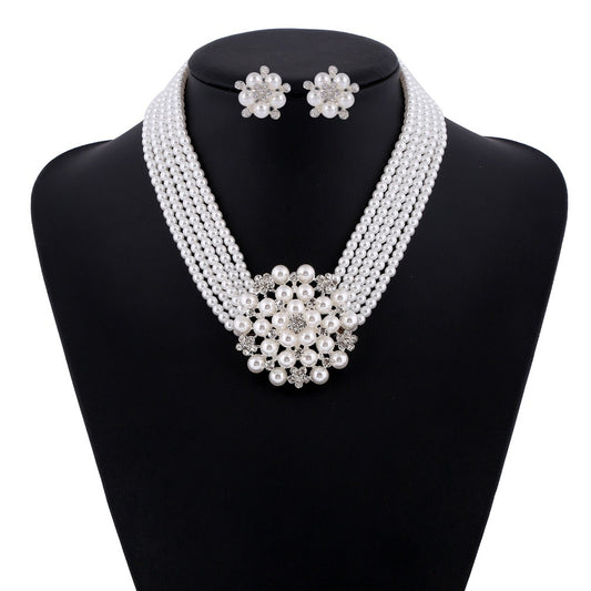 selling light luxury bridal jewelry, fashionable and stylish, with diamond inlaid flower pearl set necklace and necklace accessories